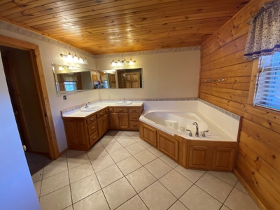 ESTATE AUCTION Beautiful Custom Built Log Home and 57+/- Ac - image 20