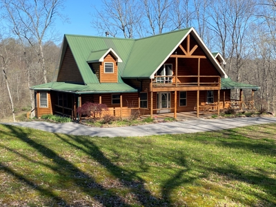 ESTATE AUCTION Beautiful Custom Built Log Home and 57+/- Ac - image 3