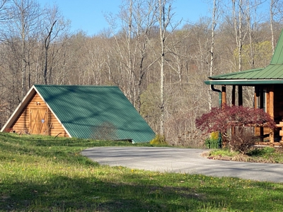 ESTATE AUCTION Beautiful Custom Built Log Home and 57+/- Ac - image 7