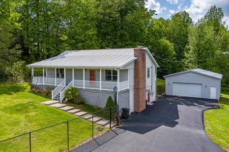 Absolute Auction-On Site-3 Bedroom,2 Bath Home in Albany, KY - image 1