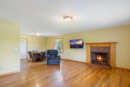 Absolute Auction-On Site-3 Bedroom,2 Bath Home in Albany, KY - image 17