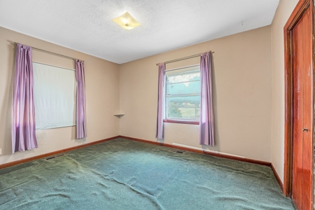 ONLINE AUCTION ONLY Home in Sayre, OK - image 14