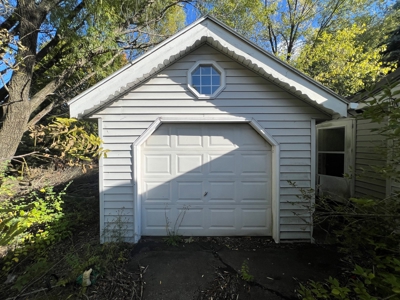 2 Country Homes Real Estate Auction in Montello and Pardeevi - image 41