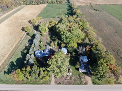 2 Country Homes Real Estate Auction in Montello and Pardeevi - image 15