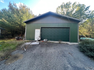 2 Country Homes Real Estate Auction in Montello and Pardeevi - image 28