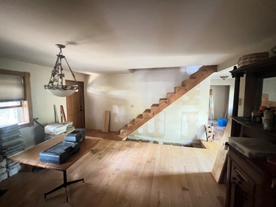 2 Country Homes Real Estate Auction in Montello and Pardeevi - image 9
