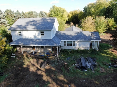 2 Country Homes Real Estate Auction in Montello and Pardeevi - image 1