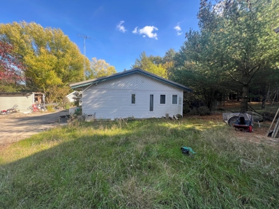 2 Country Homes Real Estate Auction in Montello and Pardeevi - image 29