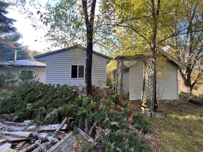 2 Country Homes Real Estate Auction in Montello and Pardeevi - image 40
