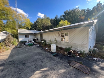 2 Country Homes Real Estate Auction in Montello and Pardeevi - image 43