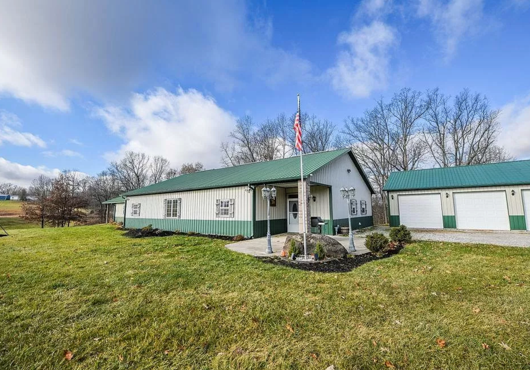 2320 S Walnut Rd, Bloomfield, Indiana, 47424