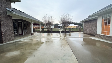 Online Auction Luxury Home & Commercial Kennel - image 28
