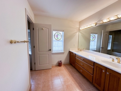 Online Auction Luxury Home & Commercial Kennel - image 25