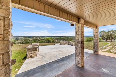 Texas Hill Country Homes with 1000' of Waterfront - image 37