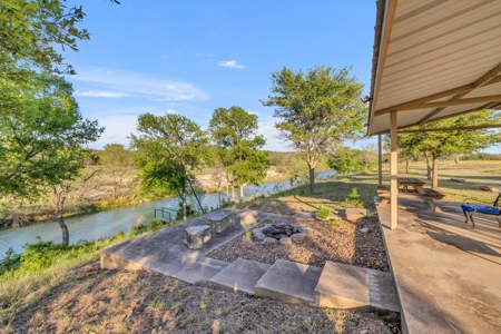 Texas Hill Country Homes with 1000' of Waterfront - image 31