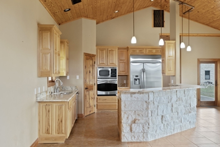 Texas Hill Country Homes with 1000' of Waterfront - image 41