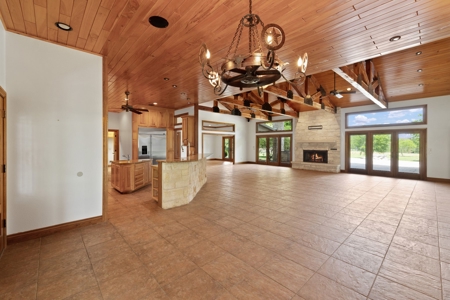 Texas Hill Country Homes with 1000' of Waterfront - image 5