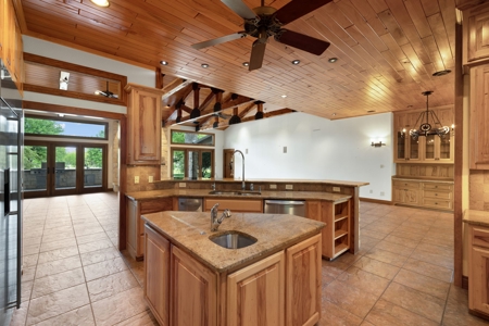 Texas Hill Country Homes with 1000' of Waterfront - image 9