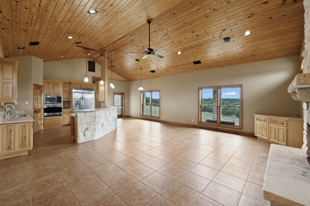 Texas Hill Country Homes with 1000' of Waterfront - image 40