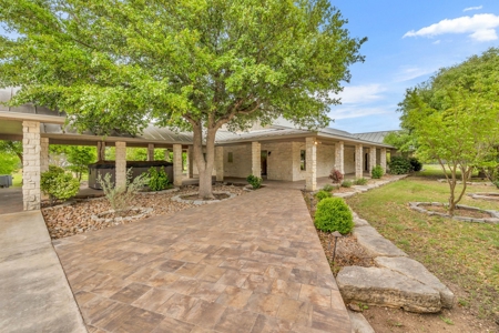 Texas Hill Country Homes with 1000' of Waterfront - image 2