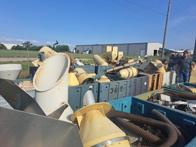 Large live Auction Blackwell Oklahoma - image 4