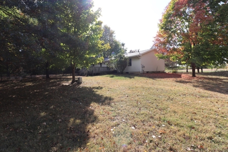 Ranch home on 2 ac in Olentangy Schools offer at auction - image 31