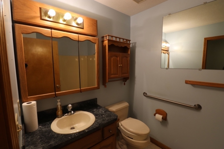 Ranch home on 2 ac in Olentangy Schools offer at auction - image 8