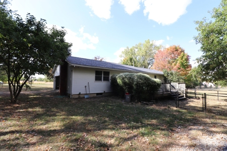 Ranch home on 2 ac in Olentangy Schools offer at auction - image 28