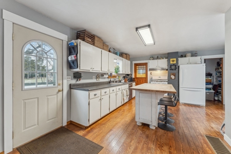 Marquette County Home on 15 Acres Live & Online Auction - image 1