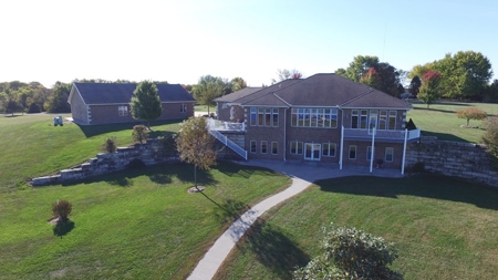 Luxury Real Estate Auction in Peculiar Missouri - image 11