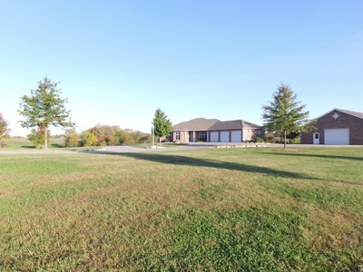 Luxury Real Estate Auction in Peculiar Missouri - image 17