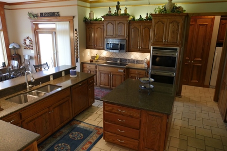 Luxury Real Estate Auction in Peculiar Missouri - image 24