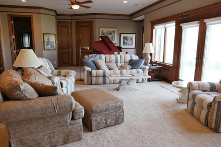 Luxury Real Estate Auction in Peculiar Missouri - image 32