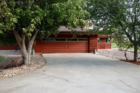 Off Grid Property In Montana With Custom Home & Land - image 16