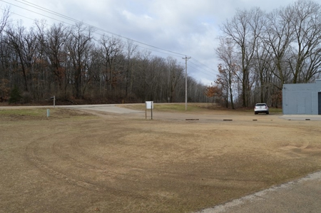 Rio Motors Real Estate Auction - image 2