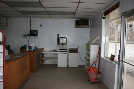 Store at Philpott Lake for Sale at Auction! - image 28