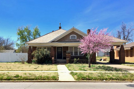 Home for Sale - Clinton, OK - image 1