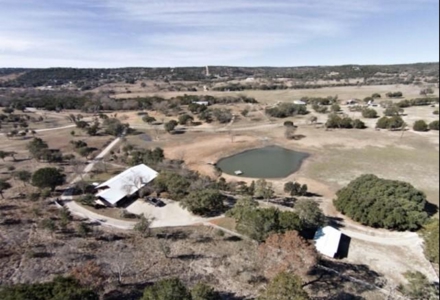 18 (approx) Acres & Residence 10 Minutes From Kerrville TX - image 8