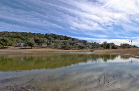 18 (approx) Acres & Residence 10 Minutes From Kerrville TX - image 27