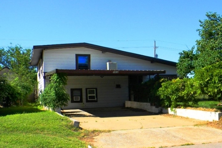 Clinton, Oklahoma Home for Sale - image 1