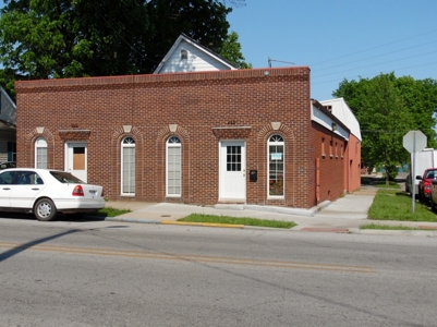 Floormasters Inc Commercial Building W/Upstairs Apartment - image 1