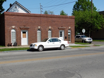 Floormasters Inc Commercial Building W/Upstairs Apartment - image 5