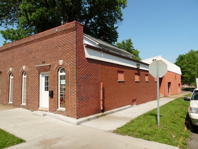 Floormasters Inc Commercial Building W/Upstairs Apartment - image 9