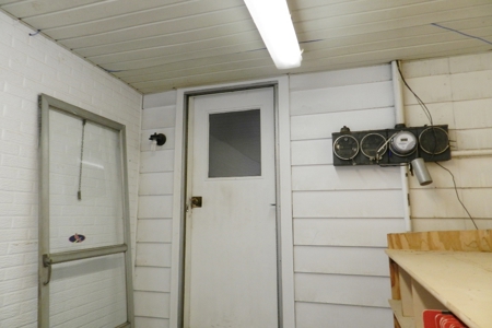 Floormasters Inc Commercial Building W/Upstairs Apartment - image 33