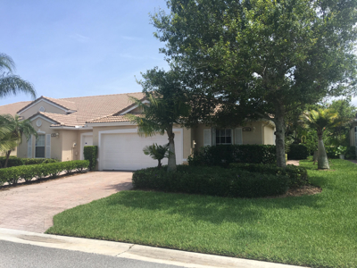 For Sale Golf Villa 2/2 Family Room Jensen Beach, Florida - image 1