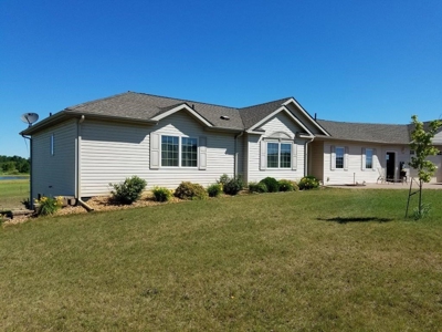 Rural Country Home ABSOLUTE REAL ESTATE  AUCTION - image 3