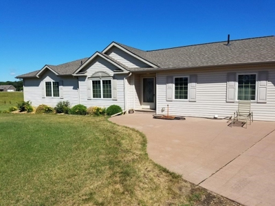 Rural Country Home ABSOLUTE REAL ESTATE  AUCTION - image 1