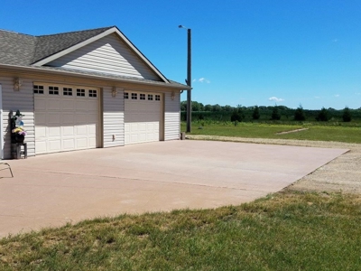 Rural Country Home ABSOLUTE REAL ESTATE  AUCTION - image 15