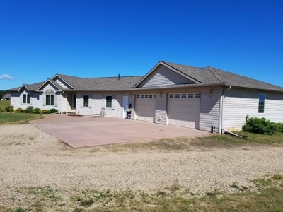 Rural Country Home ABSOLUTE REAL ESTATE  AUCTION - image 8