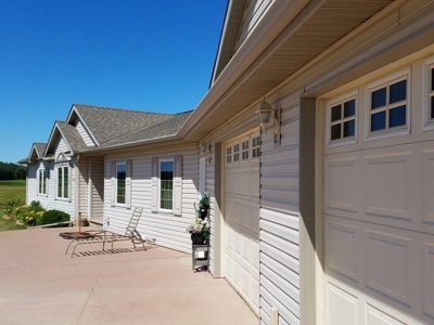 Rural Country Home ABSOLUTE REAL ESTATE  AUCTION - image 10